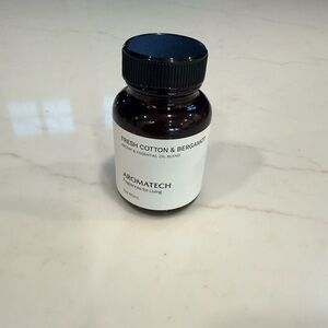 Aroma Home Fresh Cotton & Bergamot Essential Oil - Black and White